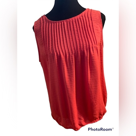 Liz Claiborne , size S. 100% Polyester. - Picture 1 of 8